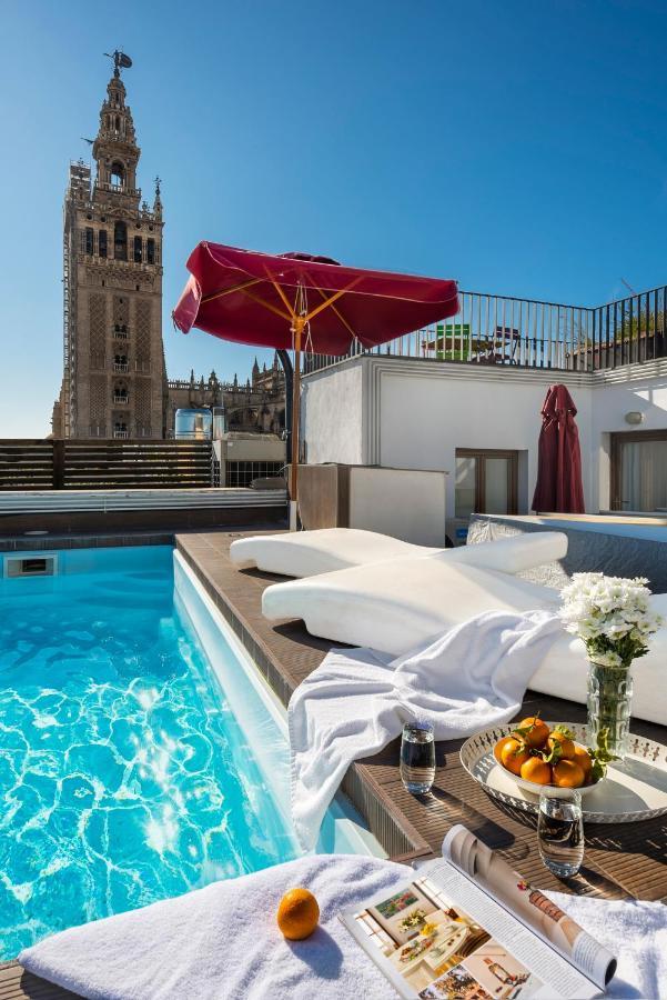 Cathedral Luxury Studio, Swimming Pool And Cathedral Views Seville Exterior photo